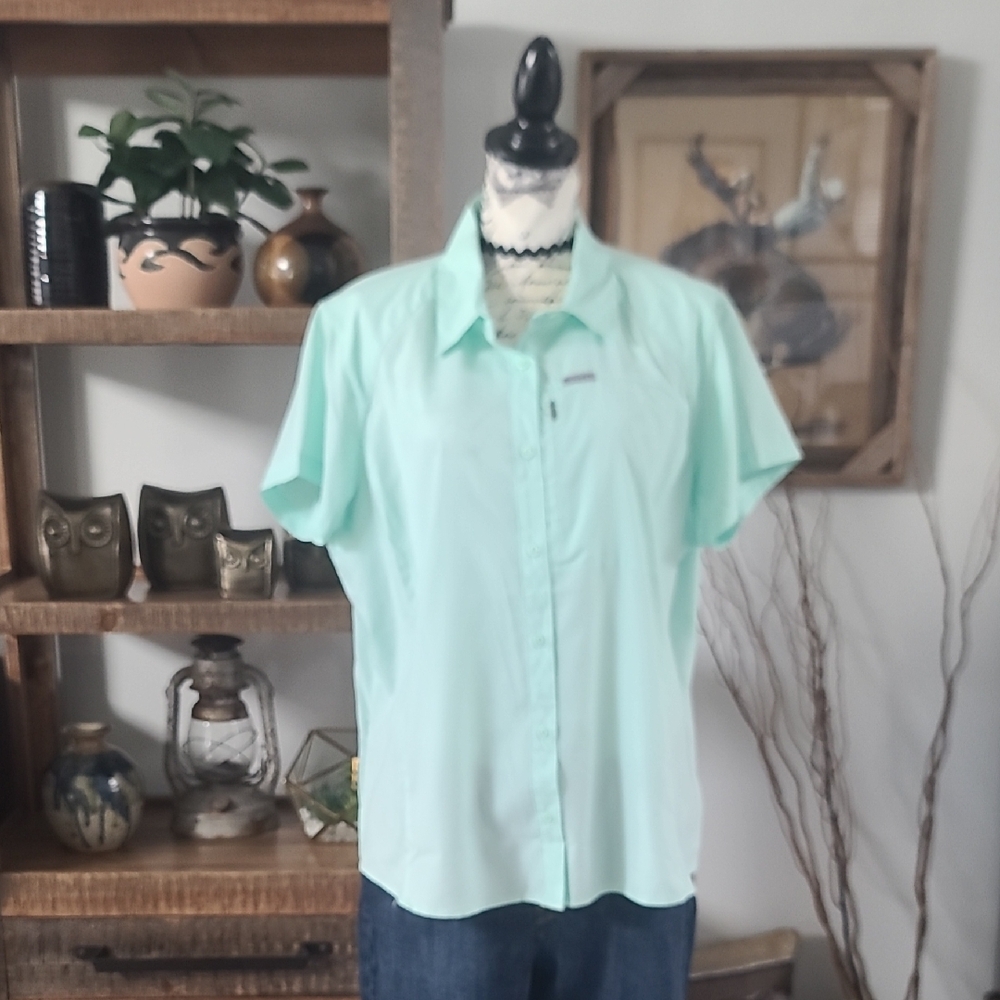 Columbia Light Mint Short-Sleeve Button-Up Shirt